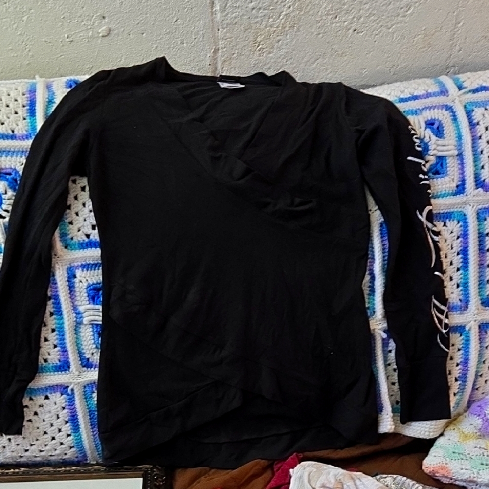 Women's Black Long Sleeve Top